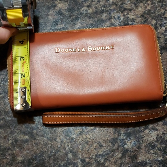 Authentic Dooney & Bourke Wristlet - Picture 5 of 5
